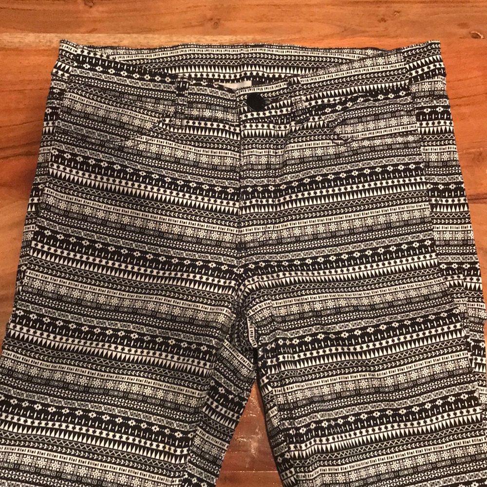 H&M Aztec printed jeans - Picture 2 of 5